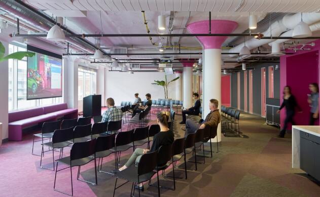 黄岛办公空间设计的环境色彩是设计的重要环节